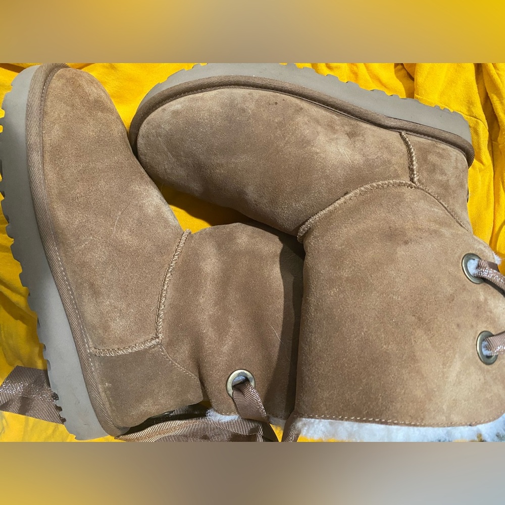 UGGS